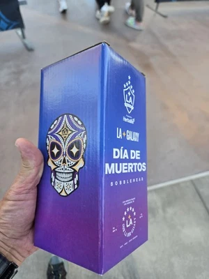 КАЧАЮЩАЯСЯ ГОЛОВА LA GALAXY DIA DE LOS MUERTOS 18 ОКТЯБРЯ 2025 - Изображение 1 из 3