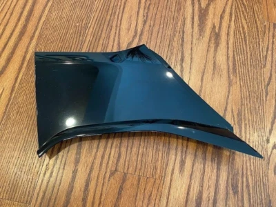 Nissan LEAF 2018-2024 lado del conductor exterior pilar lateral moldura ventana trasera Foto 1 de 4