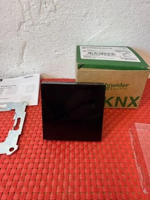 Schneider MTN6215-0310 KNX Multitouch Pro Black - Image 1 of 4