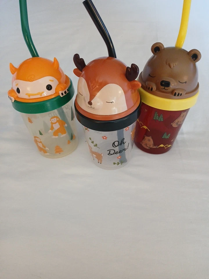 Copo Super Sippers 3 13 oz. Rena, urso e monstrinho. Crianças ❤️ Eles. - Imagem 1 de 1