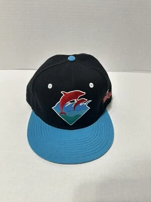 Snapback golfinho rosa - Imagem 1 de 4