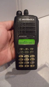 Motorola MTX8250 800 MHz Two Way Radio AAH25UCH6GB6AN AS-IS - Zdjęcie 1 z 5
