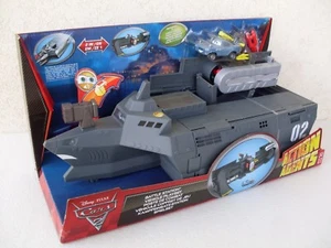 base combattimento cars 2 action agents battle station vehicle playset ok W8164 - Foto 1 di 3