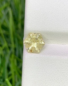 Natürlicher goldener Rutilquarz 0,83 Karat 6x6 mm ausgefallene Form facettierter Edelstein - Bild 1 von 6