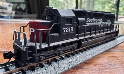 Atlas N Scale Loco #176-20U EMD SD-40 Southern Pacific #7319 NOS NY - Image 1 of 4