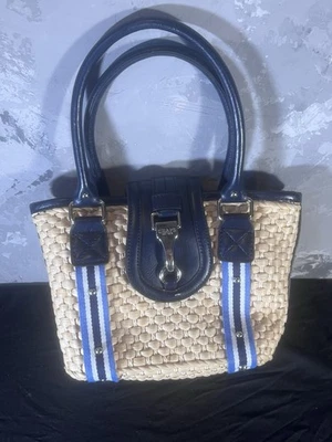 Bolso de Mano Estilo Paja Tejido Marca Chaps para Mujer Foto 1 de 4