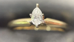 Anello di fidanzamento matrimonio solitario pera oro giallo 14k 1/4 ct diamante SI 3 1/4 - Foto 1 di 11
