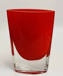 Jarrón elíptico de vidrio rojo soplado a mano con superposición transparente 8,5” H, hecho en Polonia - Imagen 1 de 8
