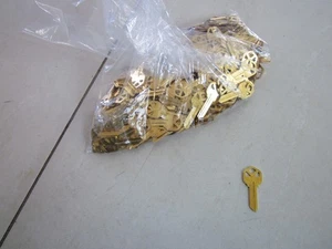 Key Blanks for Locksmith / 250 Kwikset KW1 / Brass / Made by Ilco - Bild 1 von 4