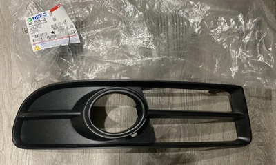 Bisel de luz antiniebla Depo 446-2507R-UD, delantero derecho Audi A4 S4 2007-2009 Foto 1 de 4