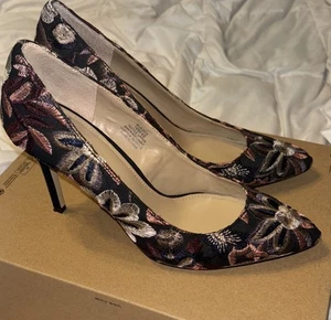 G.I.L.I. Pointed Toe Pumps 4” Heel 10M Novelty Jill Alecia Navy Blue Embroidery - Picture 1 of 11