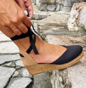 SPANISH WOMAN MID WEDGE SPADRILLE V NECKLINE RIBBONS + ZARA STICKER. - Picture 1 of 12