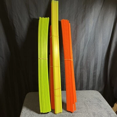 Large Lot Of Hot Wheels Race Track. 32 Pieces.  Green/Red/Yellow /Orange.     M2 - Image 1 of 4