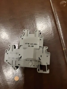 43x Phoenix Contact 3046728 Component Terminal Block, 2Row 4conn, 500V 24A,... - Picture 1 of 3