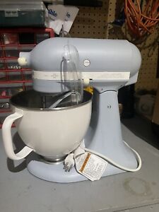 NEVER USED KitchenAid Artisan 5-qt. Stand Mixer With Pouring Shield KSM150