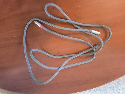 Cable de audio Rocketfish 95" de largo Foto 1 de 4