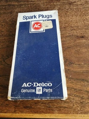 New Genuine GM AC Delco Spark Plugs CR43TS Set Of 8 NOS New Old Stock - Image 1 of 4