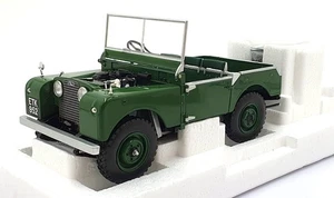 Minichamps 1/18 scale Diecast 150 168906 - Land Rover - Dark Green - Picture 1 of 8