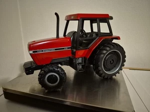Case IH 5130 Maxxum Tractor w Mechanical Front Drive 1/16 ERTL - Picture 1 of 7