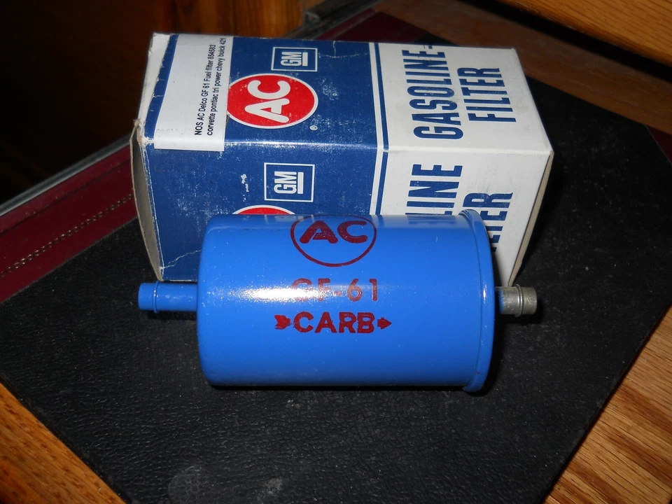 Nuevo de Lote Antiguo 1966 Corvette Chevrolet 327 Rochestor Carburador Filtro de Combustible Azul Foto 1 de 1