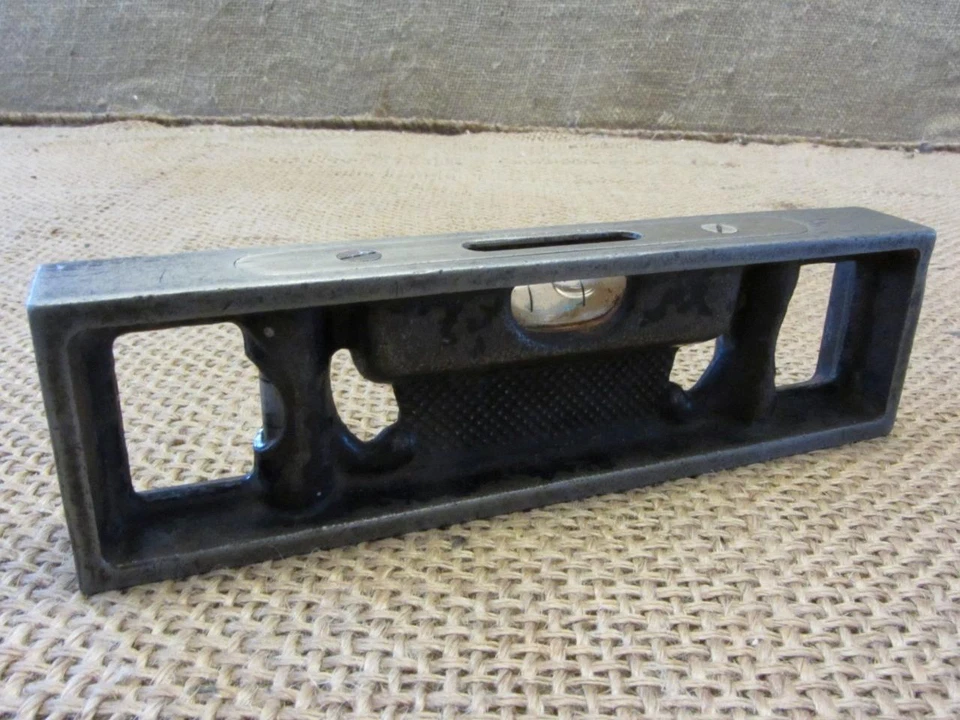 Vintage L.S.S. Starrett Cast Iron Level 6" Athol Mass USA Antique Levels 11038 - Image 1 of 1