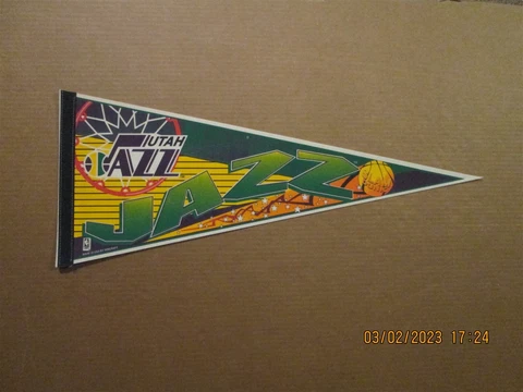 NBA Utah Jazz Vintage Circa 1990's Slam Dunk Team Logo Basketball Pennant Cover