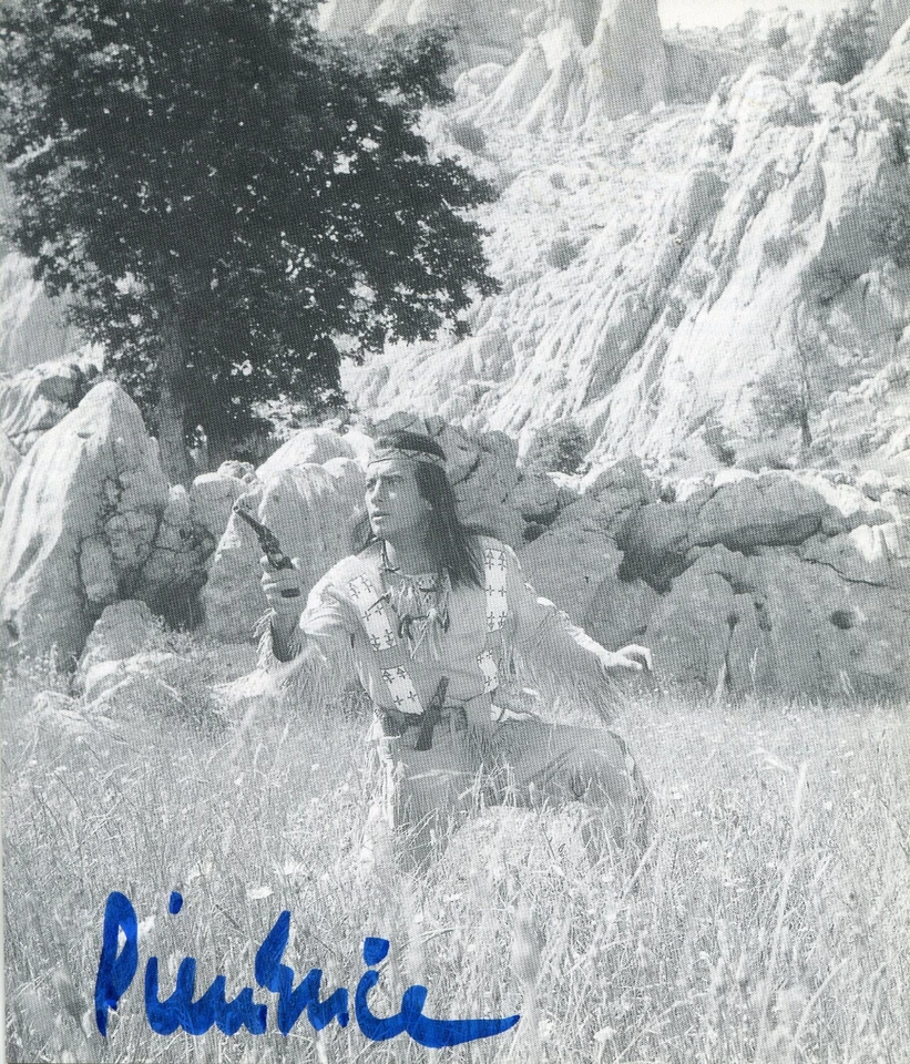 Karl May: Pierre Brice Originalautogramm als "Winnetou" in Winnetou III - Bild 1 von 1