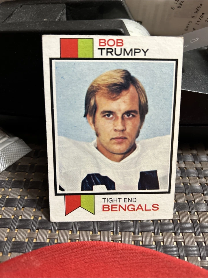 1973 Topps BOB TRUMPY #7  BENGALS Vintage Football Card  SHARP Corners Gem - Image 1 of 4