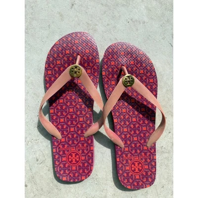 Sandalias Tory Burch Chanclas Rojo Púrpura Logo Medallón Playa Piscina Toboganes Foto 1 de 4