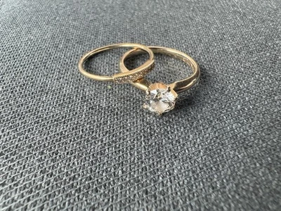 Beautiful Engagement Ring And Wedding Band Set, Size 7 - Image 1 of 4