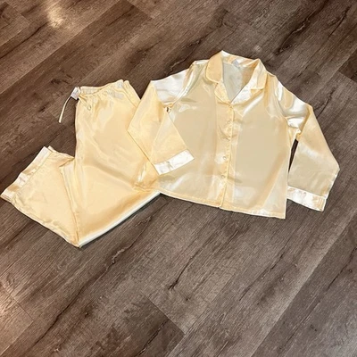 Conjunto de pijama Gillian O’Malley amarillo satinado bebé 2 piezas talla grande nuevo con etiquetas Foto 1 de 4