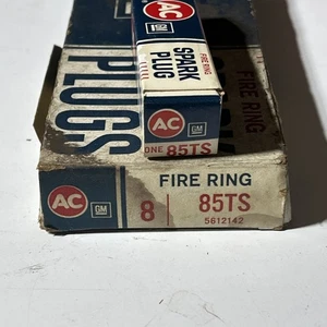 Set Of 8 NOS AC 85TS Fire Ring Spark Plugs  OEM. Vintage, New Checked - Foto 1 di 8