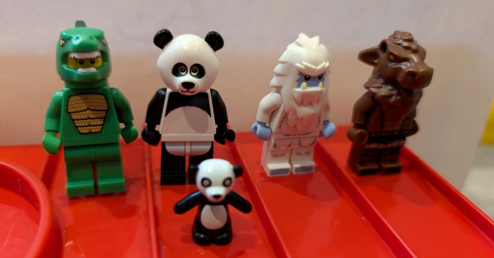 Lego Series Yeti Panda Lizard Genuine Lego Mini figures - Image 1 of 3