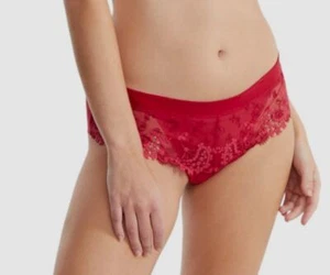 $65 Simone Perele Women's Red Wish Lace Embroidered Boyshort Panty Size 4 - Picture 1 of 3
