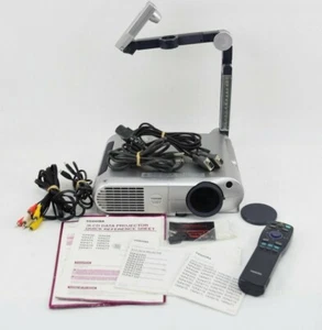 TOSHIBA TLP671U Proiettore dati con valigetta  - Foto 1 di 10