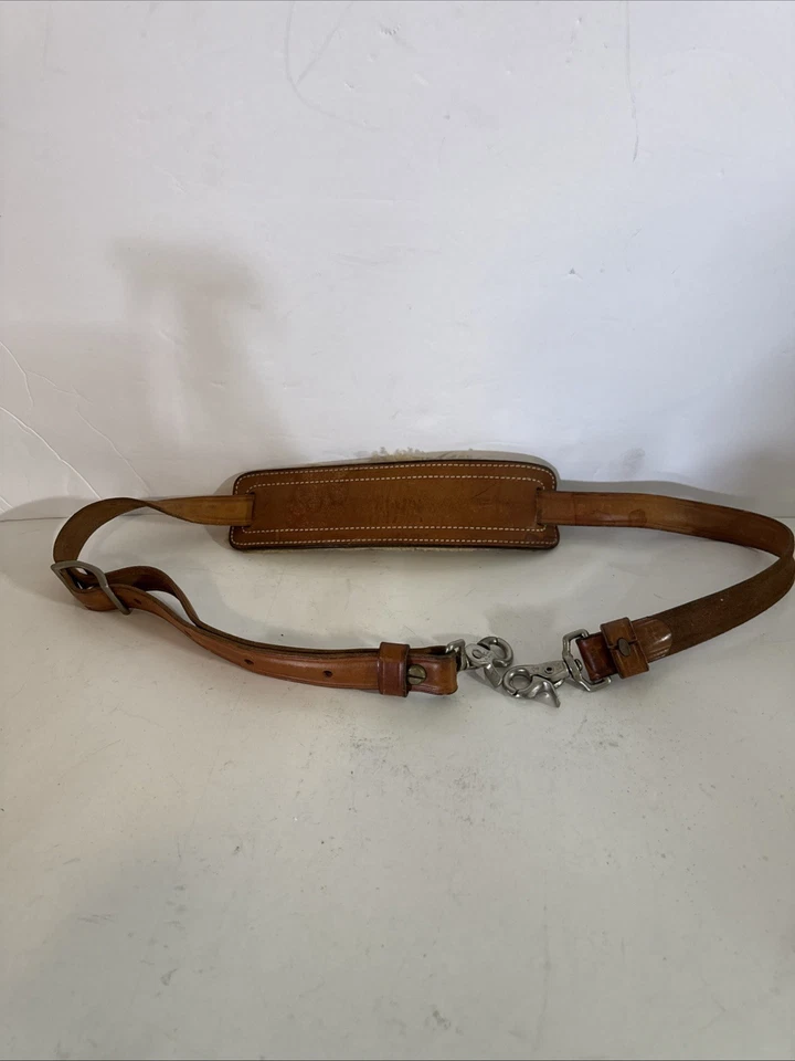 BIANCHI COBRA #70 WHITE STITCHED TOOLED SHEEP BACKED LEATHER RIFLE SLING "COBRA" - Image 1 of 4