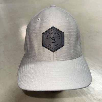Sombrero de Golf Blanco 3 Reyes Suelo Travis Mathew Sombrero Parche Frontal Ajuste Flexible Gorra L/XL Foto 1 de 4