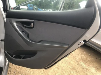 Panel de moldura de puerta trasero Hyundai Elantra 2015 949449 Foto 1 de 4