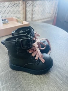 Carter’s Toddler Girls Booties Size 4 - Picture 1 of 4