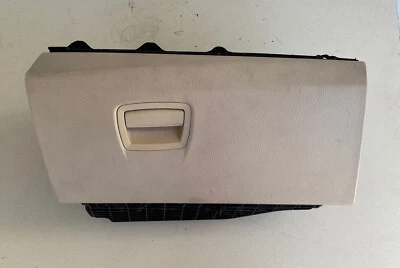 USADO FABRICANTE DE EQUIPAMENTO ORIGINAL BMW 2011-2013 528I 535I 5 SERIES PAINEL PORTA-LUVAS BEGE INTERIOR - Imagem 1 de 4