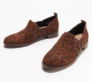 Stivali slip on borchie Clarks Collection Trish Bell leopardati 5,5/M nuovi - Foto 1 di 1
