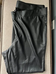 NEW WOMEN'S TORRID CROP PLATINUM LEGGINGS - FAUX LEATHER BLACK - Picture 1 of 2