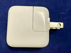 USED Genuine Apple A1357 10W USB Power Adapter for iPhone, iPad and iPod - White - Picture 1 of 4
