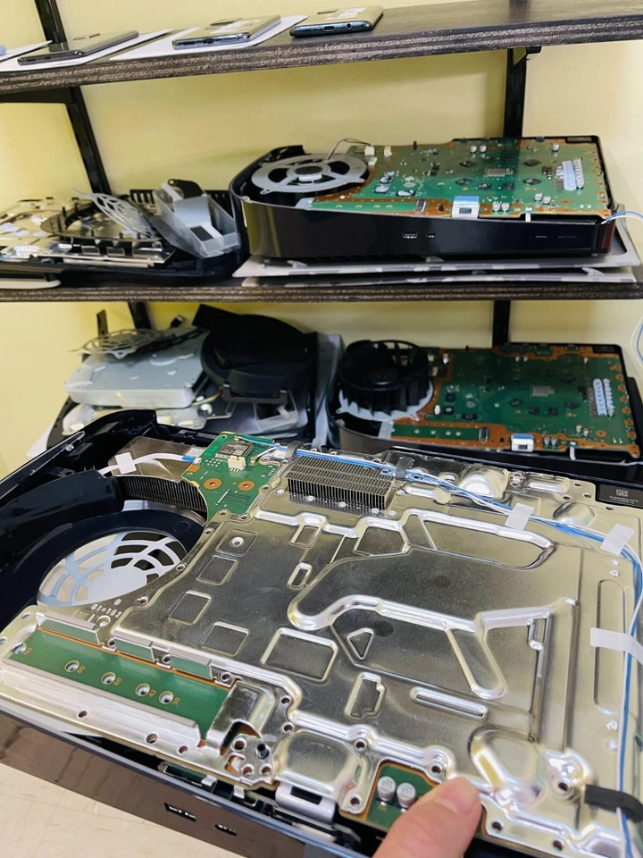 Game Console HDMI/USB/Type-C Port Replacement ( SERVICE-READ DESCRIPTION ) - Image 1 of 4