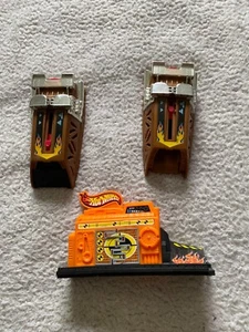 Mattel (2001) Lanzador de 2 coches y accesorio (K4) - Imagen 1 de 10