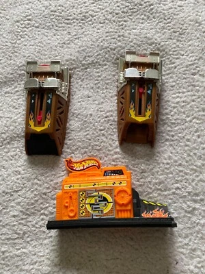 Mattel (2001) 2 Car Launcher & Accessory (K4) - Image 1 of 4