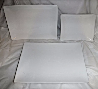 Conjunto de 3 pratos de porcelana retangular Everyday White em excelente estado usado - Imagem 1 de 4