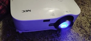NEC NP3151W WXGA LCD Projector 4000 Lumens HDMI 1080p Home/Office HDMI VGA Work - Picture 1 of 4