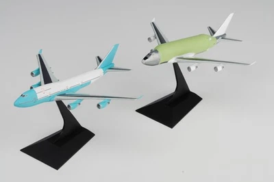 Dragon Models 1/400 Boeing 2-Piece Set - Image 1 of 2