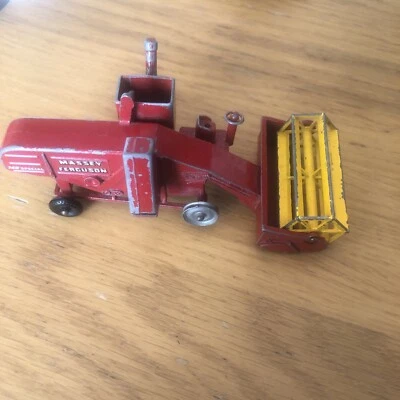 Vintage Lesney Matchbox Major Pack No.5 Massey Ferguson 780  Combine Harvester - Image 1 of 4